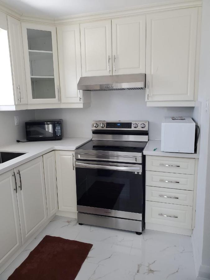 Apartament Maxwell Esabu Toronto Zewnętrze zdjęcie